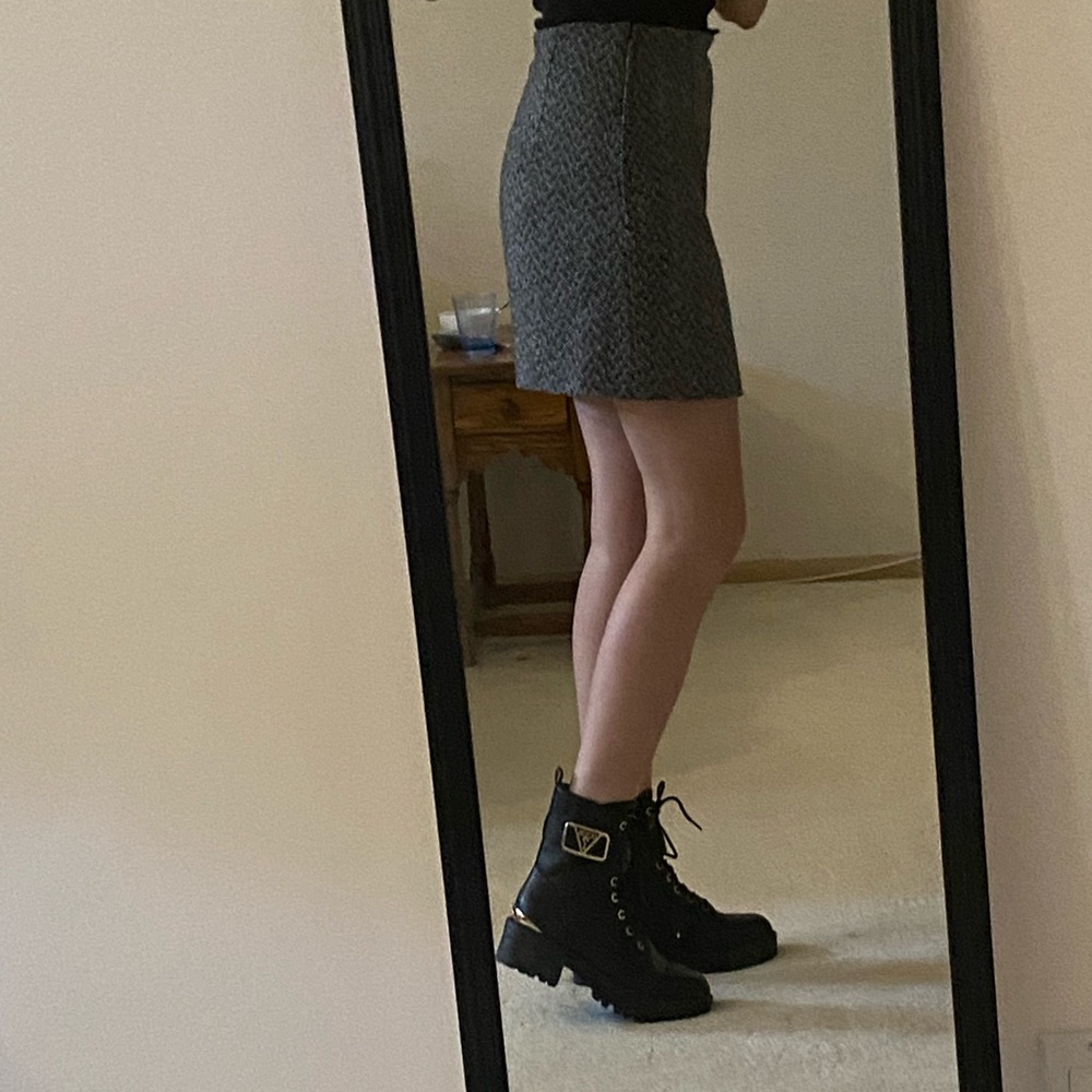 H&M mini skirt size 8